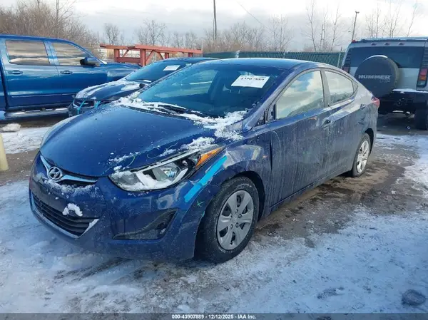 5NPDH4AE8GH745281 2016 HYUNDAI ELANTRA - Image 2