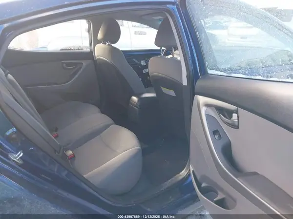 5NPDH4AE8GH745281 2016 HYUNDAI ELANTRA - Image 8