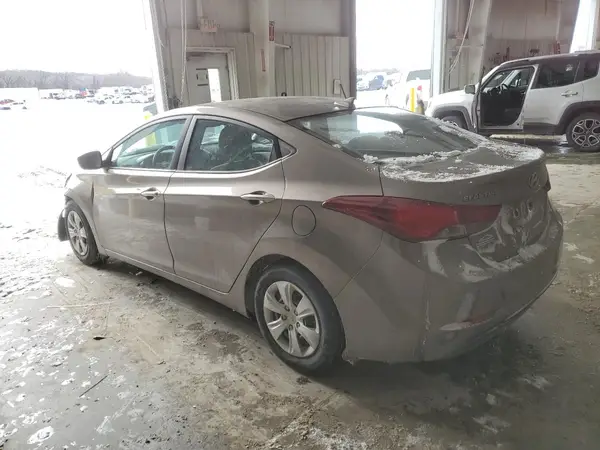 5NPDH4AE8GH745412 2016 HYUNDAI ELANTRA - Image 2