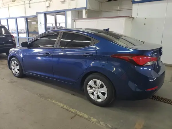 5NPDH4AE8GH747371 2016 HYUNDAI ELANTRA - Image 2