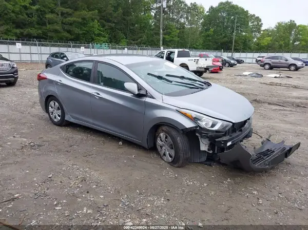 5NPDH4AE8GH748505 2016 HYUNDAI ELANTRA - Image 1