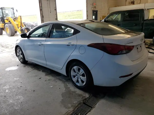 5NPDH4AE8GH748939 2016 HYUNDAI ELANTRA - Image 2