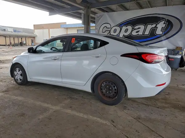 5NPDH4AE8GH750402 2016 HYUNDAI ELANTRA - Image 2