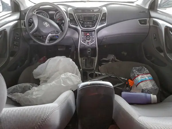 5NPDH4AE8GH750402 2016 HYUNDAI ELANTRA - Image 8