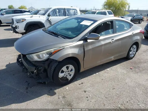 5NPDH4AE8GH750531 2016 HYUNDAI ELANTRA - Image 2