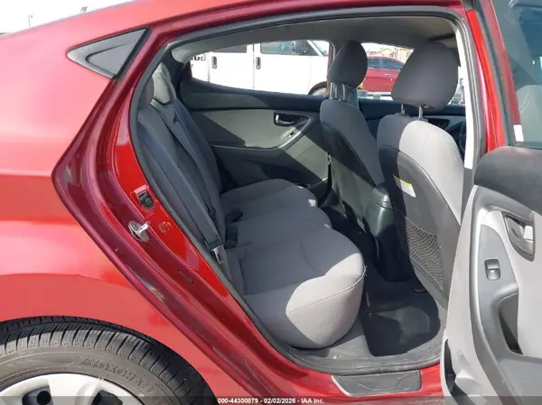 5NPDH4AE8GH752652 2016 HYUNDAI ELANTRA - Image 8
