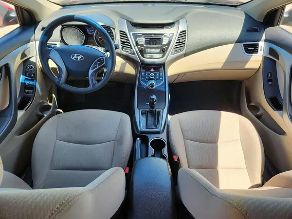 5NPDH4AE8GH752828 2016 HYUNDAI ELANTRA - Image 8