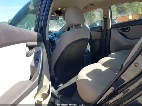 5NPDH4AE8GH754109 2016 HYUNDAI ELANTRA - Image 8