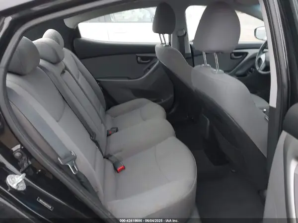 5NPDH4AE8GH754384 2016 HYUNDAI ELANTRA - Image 8