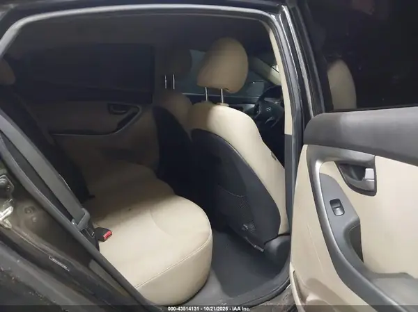 5NPDH4AE8GH754899 2016 HYUNDAI ELANTRA - Image 8