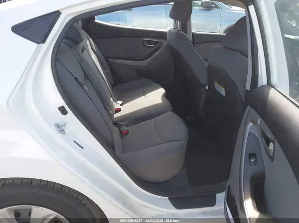 5NPDH4AE8GH755986 2016 HYUNDAI ELANTRA - Image 8