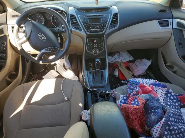 5NPDH4AE8GH756491 2016 HYUNDAI ELANTRA - Image 8