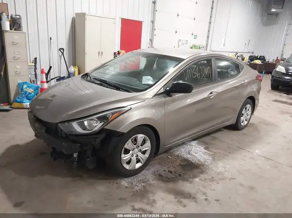 5NPDH4AE8GH756684 2016 HYUNDAI ELANTRA - Image 2