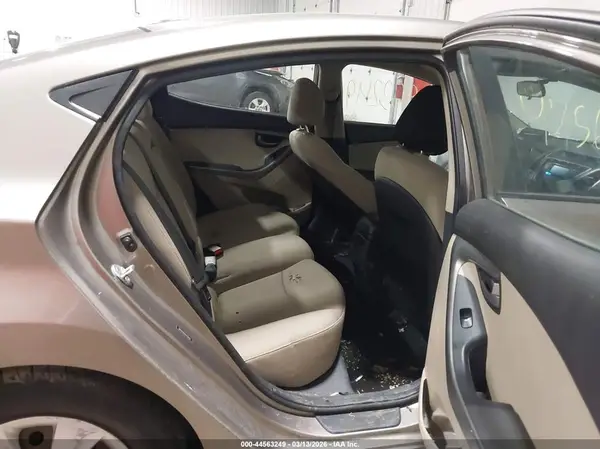 5NPDH4AE8GH756684 2016 HYUNDAI ELANTRA - Image 8