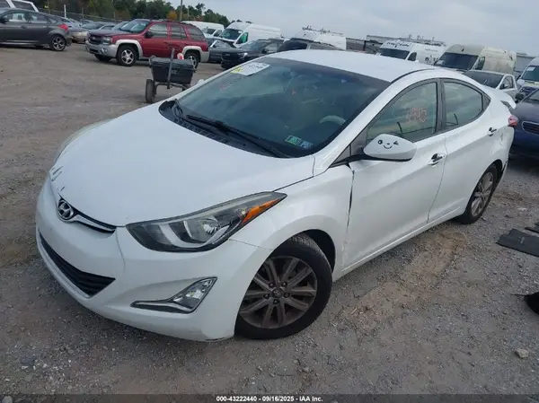 5NPDH4AE8GH757785 2016 HYUNDAI ELANTRA - Image 2