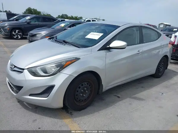 5NPDH4AE8GH760556 2016 HYUNDAI ELANTRA - Image 2