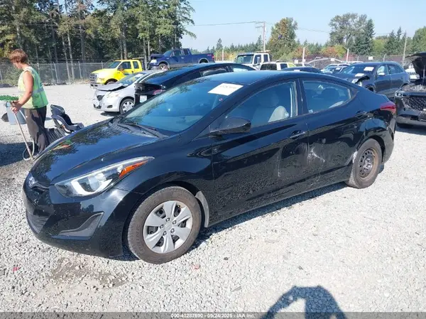 5NPDH4AE8GH760735 2016 HYUNDAI ELANTRA - Image 2