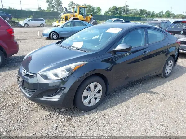 5NPDH4AE8GH762081 2016 HYUNDAI ELANTRA - Image 2