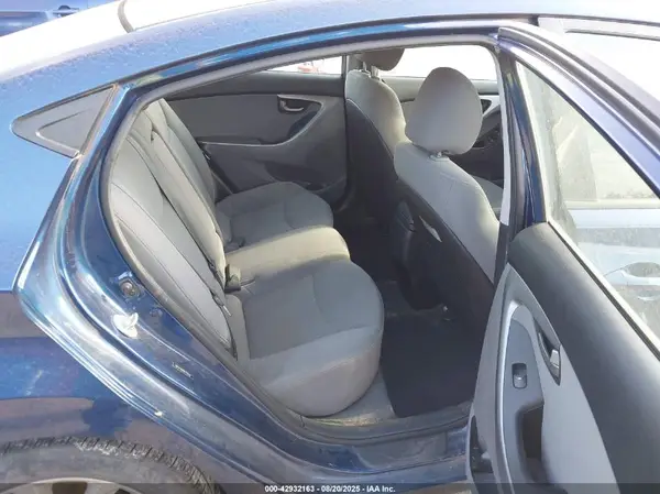 5NPDH4AE8GH762629 2016 HYUNDAI ELANTRA - Image 8