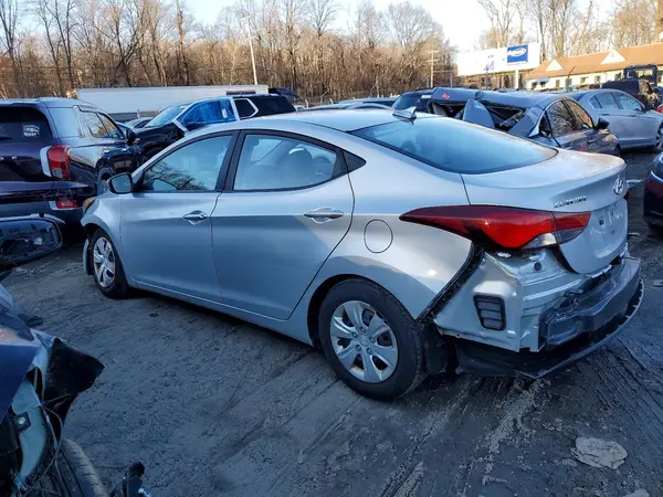 5NPDH4AE8GH765482 2016 HYUNDAI ELANTRA - Image 2