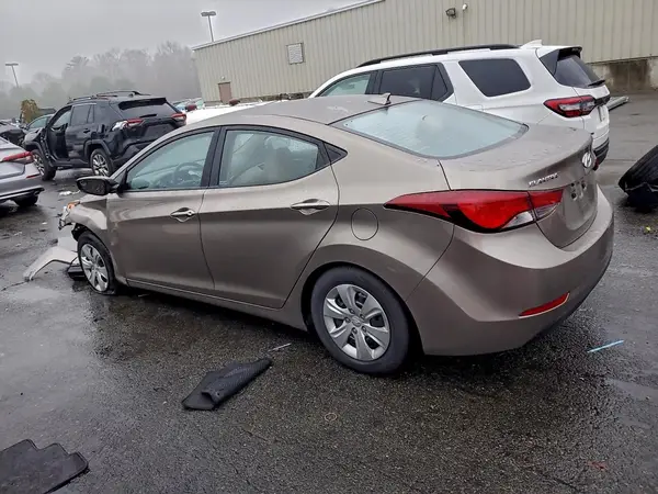 5NPDH4AE8GH765806 2016 HYUNDAI ELANTRA - Image 2