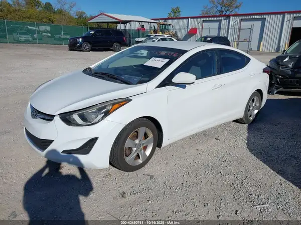 5NPDH4AE8GH766308 2016 HYUNDAI ELANTRA - Image 2