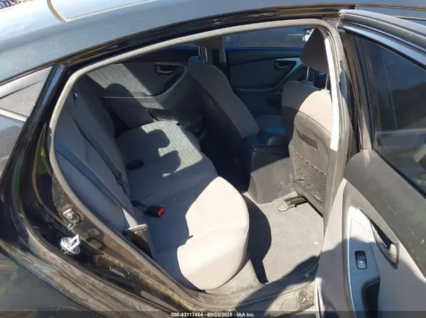 5NPDH4AE8GH766809 2016 HYUNDAI ELANTRA - Image 8