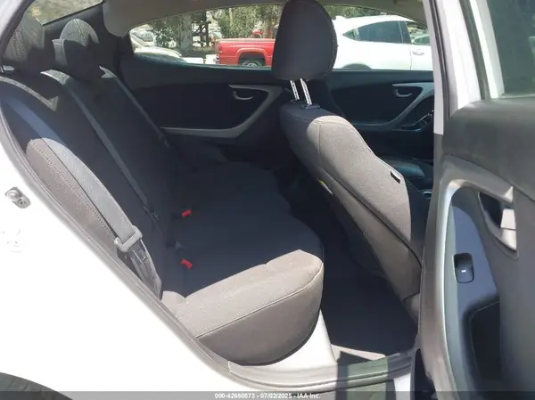 5NPDH4AE8GH767121 2016 HYUNDAI ELANTRA - Image 8
