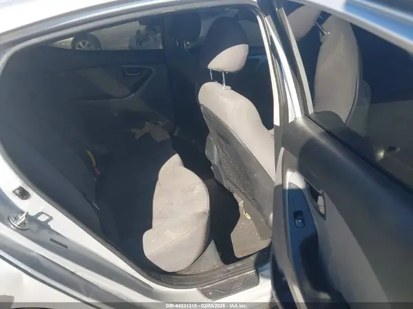 5NPDH4AE8GH767426 2016 HYUNDAI ELANTRA - Image 8