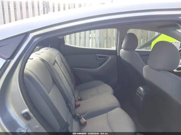 5NPDH4AE8GH767538 2016 HYUNDAI ELANTRA - Image 8