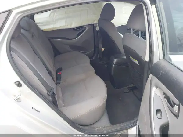 5NPDH4AE8GH767877 2016 HYUNDAI ELANTRA - Image 8