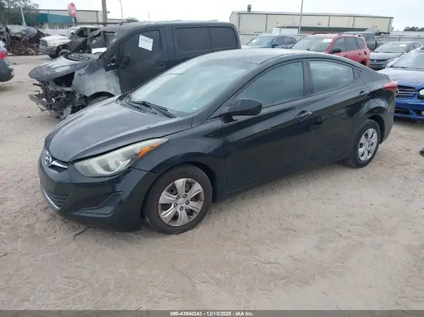 5NPDH4AE8GH769287 2016 HYUNDAI ELANTRA - Image 2