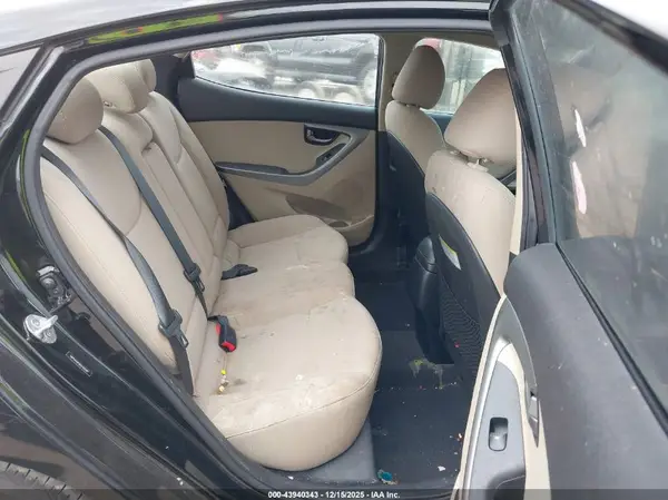 5NPDH4AE8GH769287 2016 HYUNDAI ELANTRA - Image 8