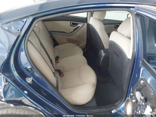 5NPDH4AE8GH769659 2016 HYUNDAI ELANTRA - Image 8