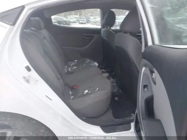 5NPDH4AE8GH769855 2016 HYUNDAI ELANTRA - Image 8