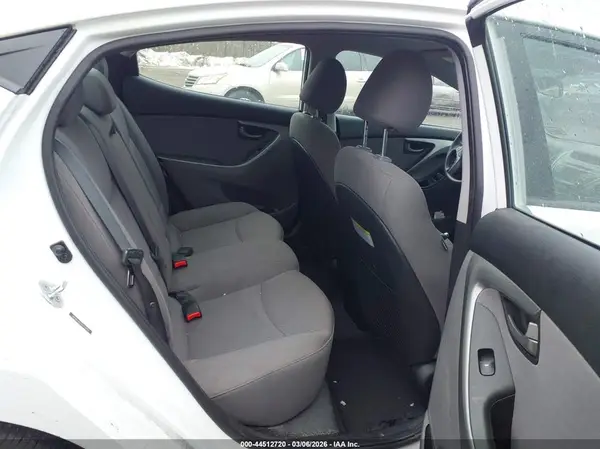 5NPDH4AE8GH770097 2016 HYUNDAI ELANTRA - Image 8