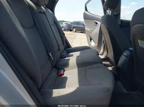 5NPDH4AE8GH771508 2016 HYUNDAI ELANTRA - Image 8
