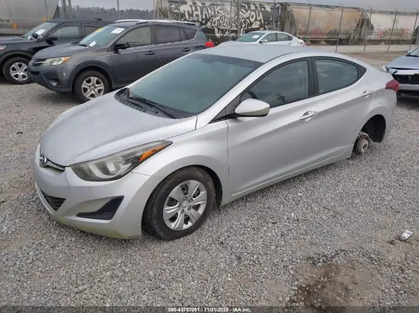 5NPDH4AE8GH771752 2016 HYUNDAI ELANTRA - Image 2