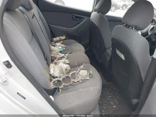 5NPDH4AE8GH771752 2016 HYUNDAI ELANTRA - Image 8