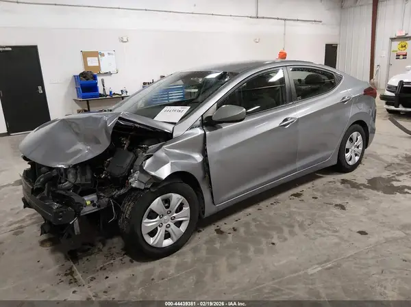 5NPDH4AE8GH771881 2016 HYUNDAI ELANTRA - Image 2