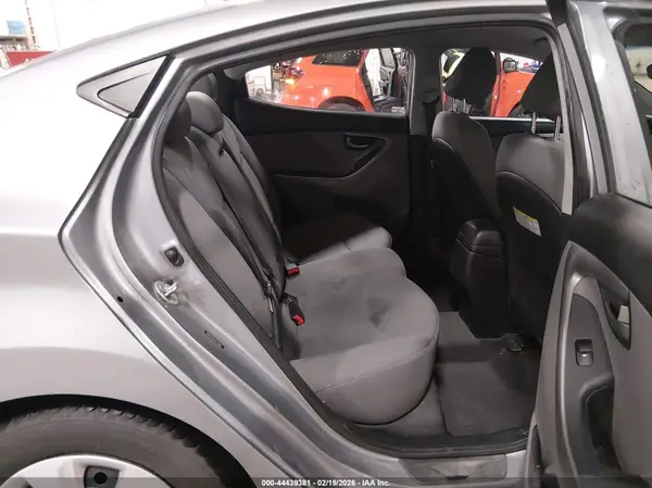 5NPDH4AE8GH771881 2016 HYUNDAI ELANTRA - Image 8