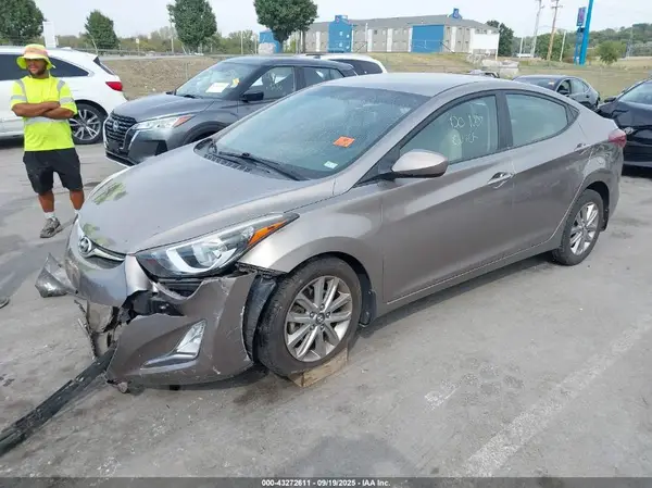 5NPDH4AE8GH771928 2016 HYUNDAI ELANTRA - Image 2