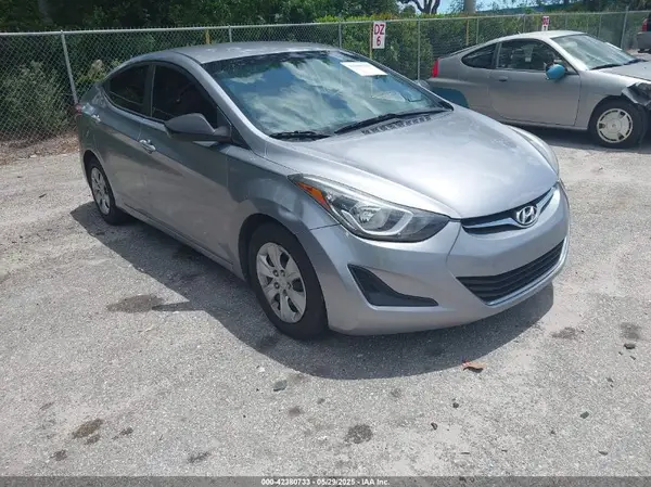 5NPDH4AE8GH774845 2016 HYUNDAI ELANTRA - Image 1