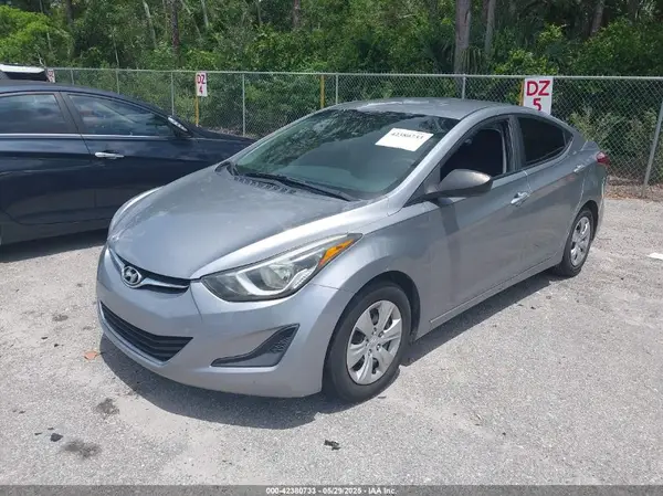 5NPDH4AE8GH774845 2016 HYUNDAI ELANTRA - Image 2
