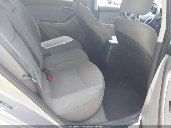 5NPDH4AE8GH774845 2016 HYUNDAI ELANTRA - Image 8