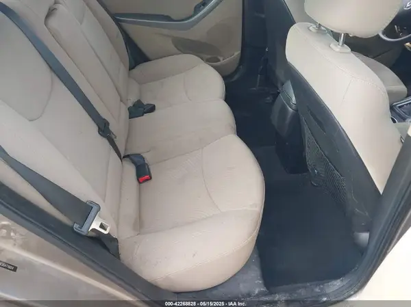 5NPDH4AE8GH776014 2016 HYUNDAI ELANTRA - Image 8