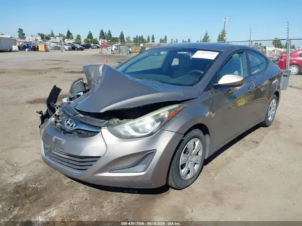 5NPDH4AE8GH776062 2016 HYUNDAI ELANTRA - Image 2