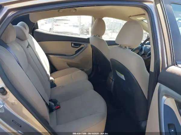 5NPDH4AE8GH776062 2016 HYUNDAI ELANTRA - Image 8
