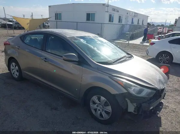 5NPDH4AE8GH776644 2016 HYUNDAI ELANTRA - Image 1