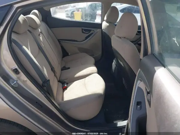 5NPDH4AE8GH776644 2016 HYUNDAI ELANTRA - Image 8